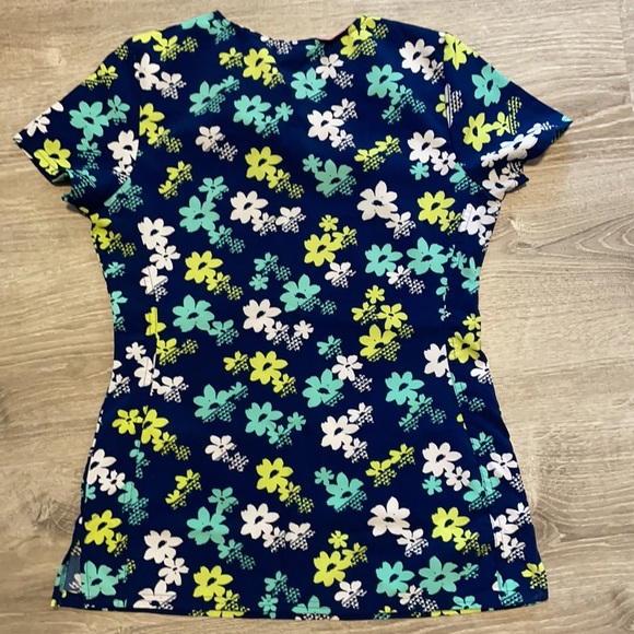 Heart soul scrub top XS - Picture 4 of 6